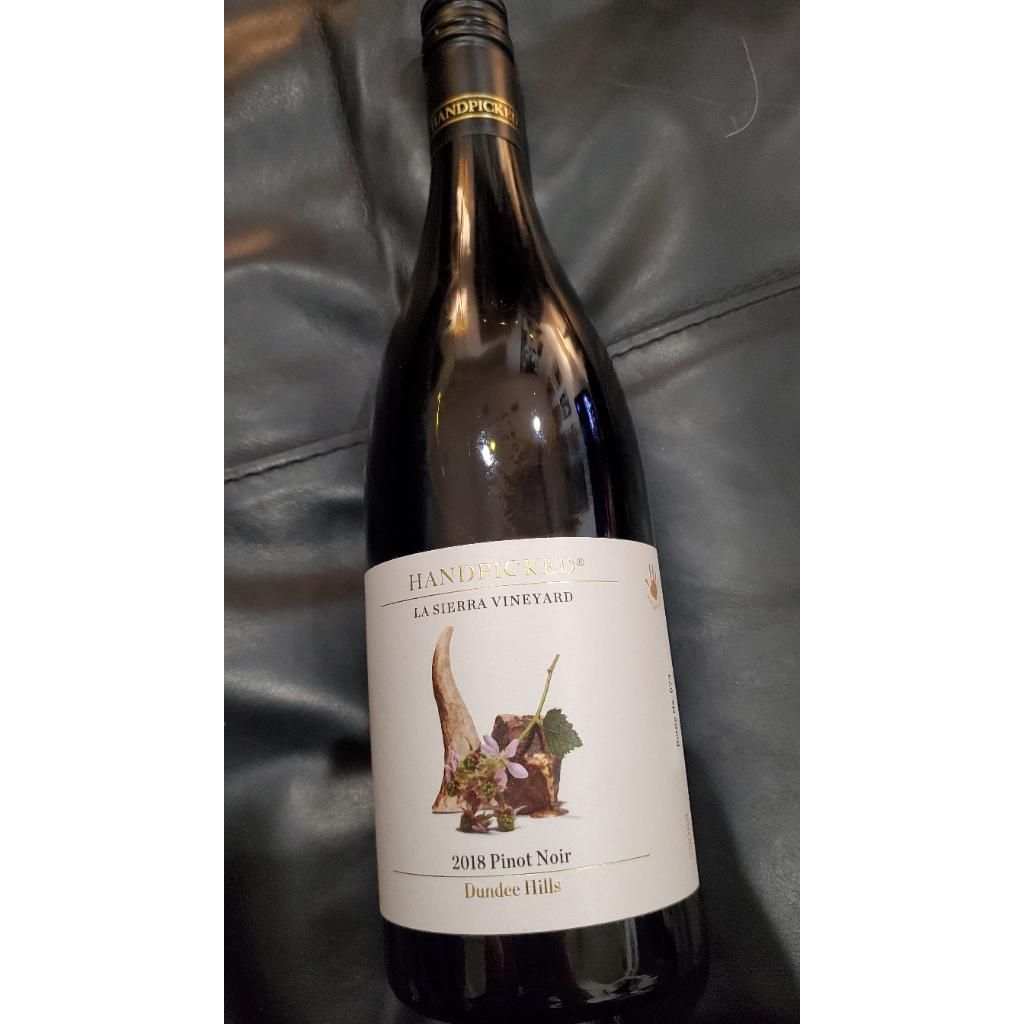 Handpicked La Sierra Vineyard Dundee Hills 2018 750 ml - Cork & Mash