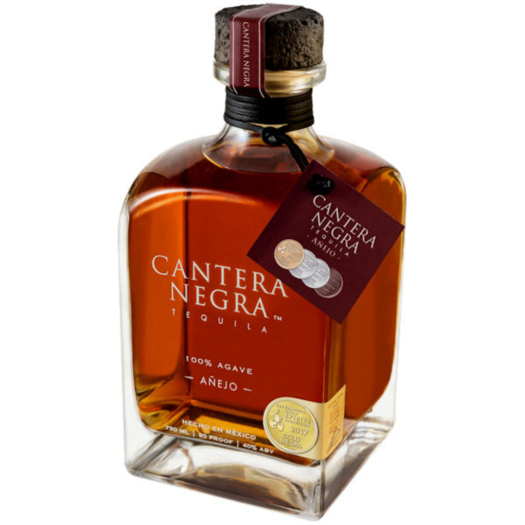 Cantera Negra Anejo 750 ml - Cork & Mash